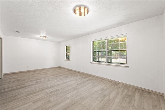 2400 Douglas Avenue, Irving, TX 75062