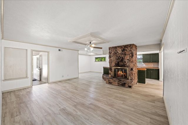 2400 Douglas Avenue, Irving, TX 75062