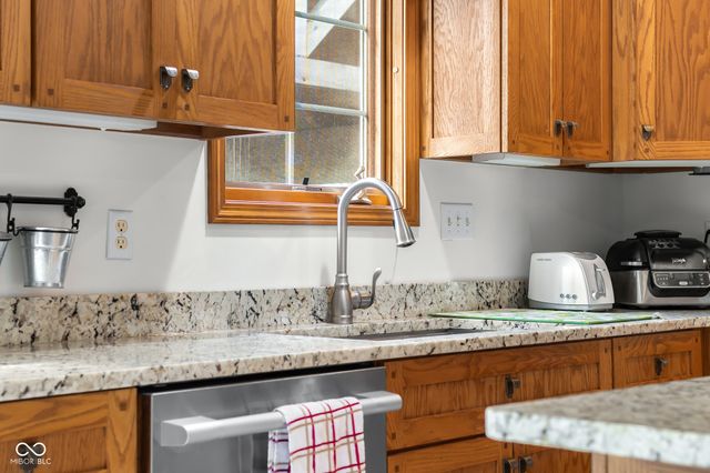 2093 Iroquois Trail, Columbus, IN 47203
