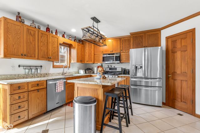 2093 Iroquois Trail, Columbus, IN 47203