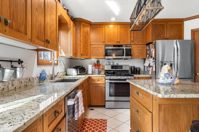 2093 Iroquois Trail, Columbus, IN 47203