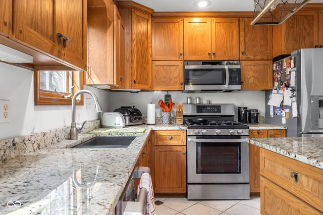 2093 Iroquois Trail, Columbus, IN 47203