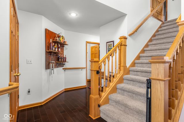 2093 Iroquois Trail, Columbus, IN 47203