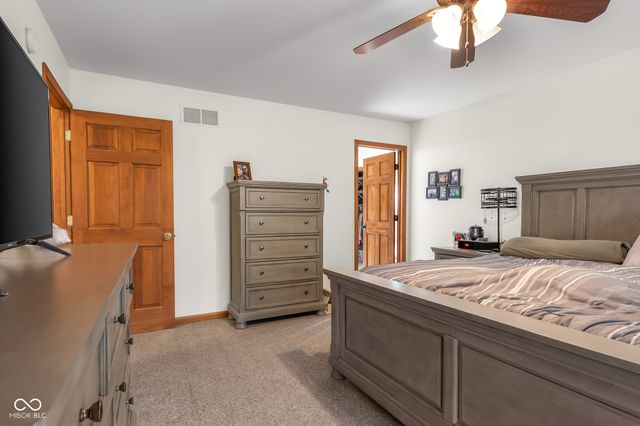 2093 Iroquois Trail, Columbus, IN 47203