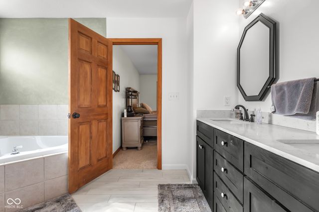 2093 Iroquois Trail, Columbus, IN 47203