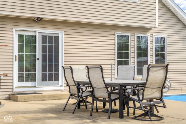 2093 Iroquois Trail, Columbus, IN 47203