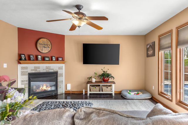 2093 Iroquois Trail, Columbus, IN 47203