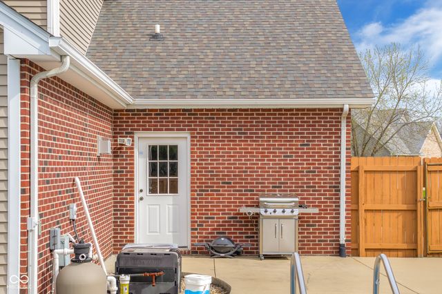 2093 Iroquois Trail, Columbus, IN 47203
