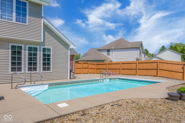 2093 Iroquois Trail, Columbus, IN 47203