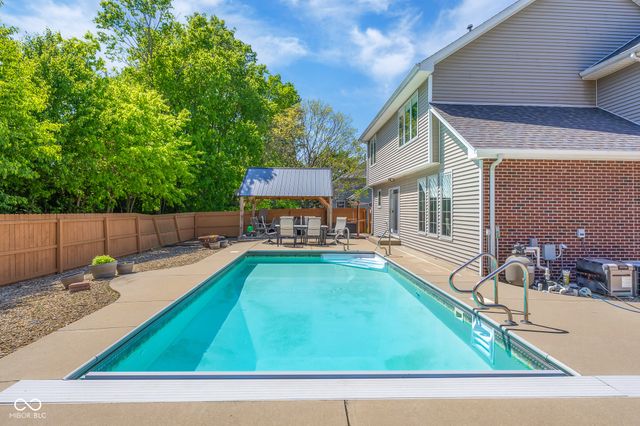 2093 Iroquois Trail, Columbus, IN 47203