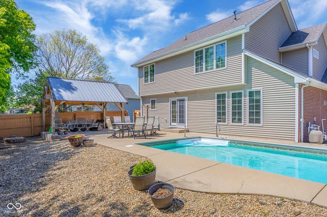 2093 Iroquois Trail, Columbus, IN 47203