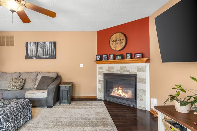 2093 Iroquois Trail, Columbus, IN 47203
