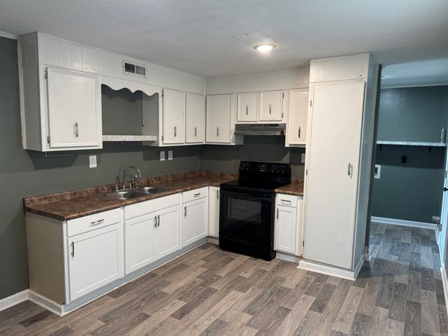 1105 Nancy St, White Hall, AR 71602