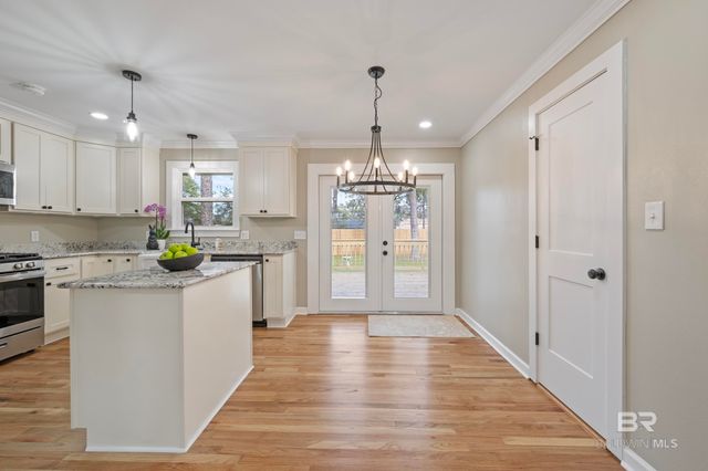 93 Crestview Avenue, Monroeville, AL 36460