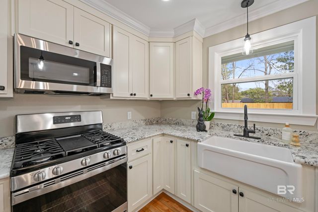 93 Crestview Avenue, Monroeville, AL 36460