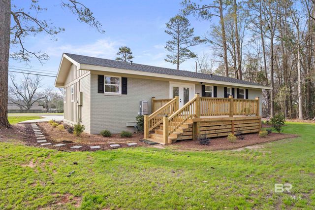 93 Crestview Avenue, Monroeville, AL 36460