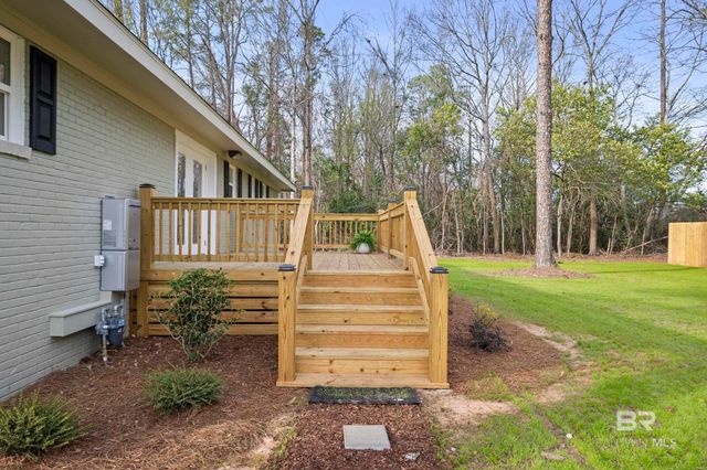 93 Crestview Avenue, Monroeville, AL 36460