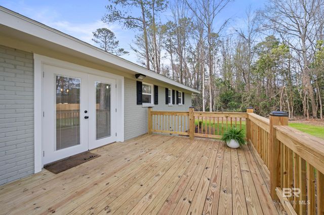 93 Crestview Avenue, Monroeville, AL 36460