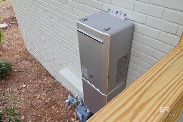 93 Crestview Avenue, Monroeville, AL 36460