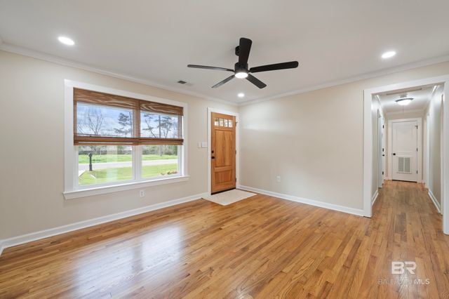 93 Crestview Avenue, Monroeville, AL 36460