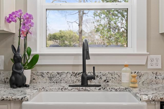 93 Crestview Avenue, Monroeville, AL 36460