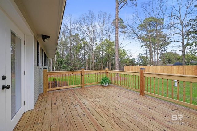 93 Crestview Avenue, Monroeville, AL 36460