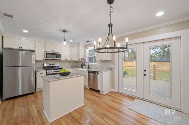 93 Crestview Avenue, Monroeville, AL 36460