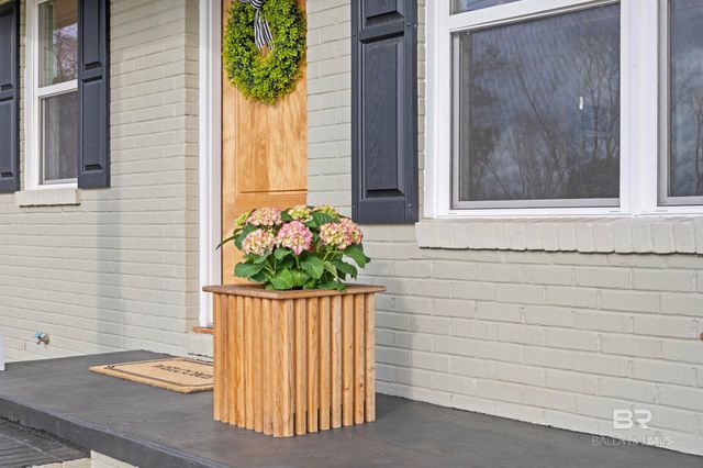 93 Crestview Avenue, Monroeville, AL 36460