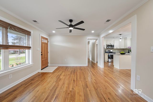 93 Crestview Avenue, Monroeville, AL 36460