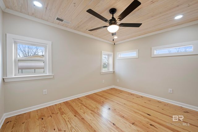 93 Crestview Avenue, Monroeville, AL 36460