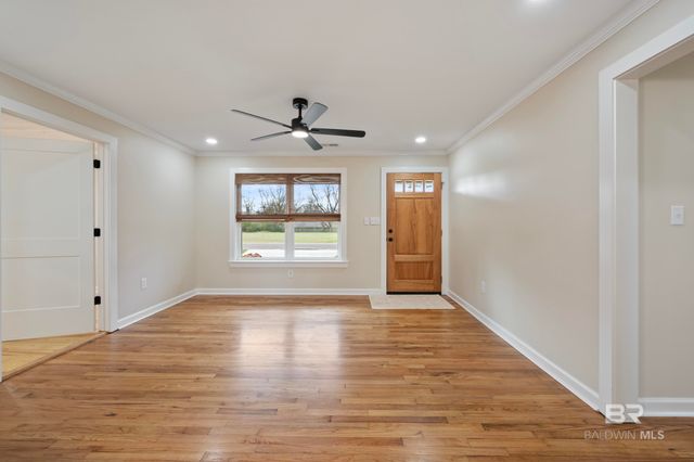 93 Crestview Avenue, Monroeville, AL 36460