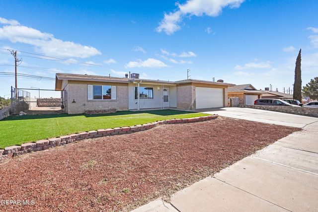 1578 DALE DOUGLAS Drive E, El Paso, TX 79936