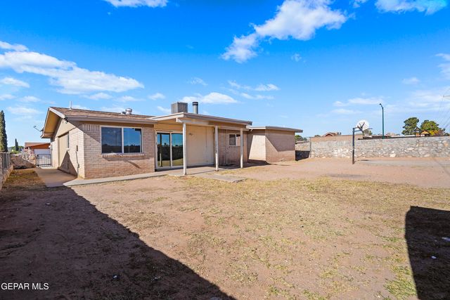 1578 DALE DOUGLAS Drive E, El Paso, TX 79936