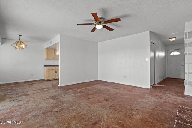 1578 DALE DOUGLAS Drive E, El Paso, TX 79936