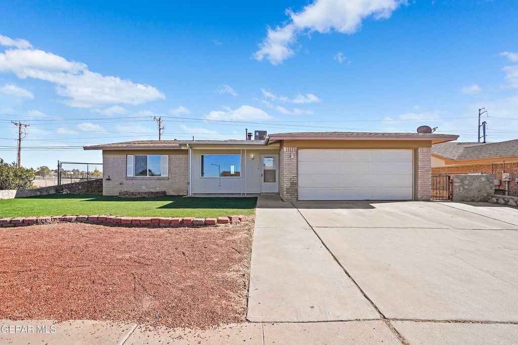 1578 DALE DOUGLAS Drive E, El Paso, TX 79936