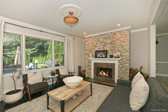 19 Sparrow Lane, Huntington, NY 11743