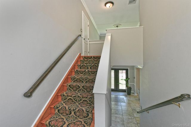 19 Sparrow Lane, Huntington, NY 11743