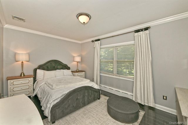 19 Sparrow Lane, Huntington, NY 11743