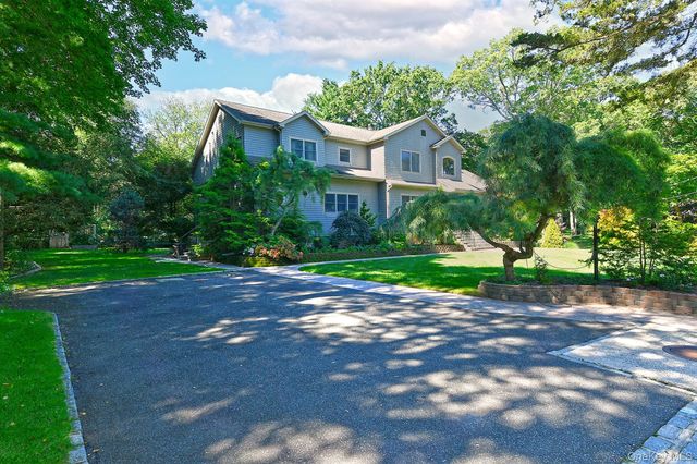 19 Sparrow Lane, Huntington, NY 11743