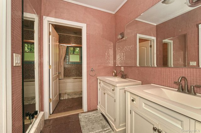 19 Sparrow Lane, Huntington, NY 11743