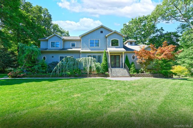 19 Sparrow Lane, Huntington, NY 11743