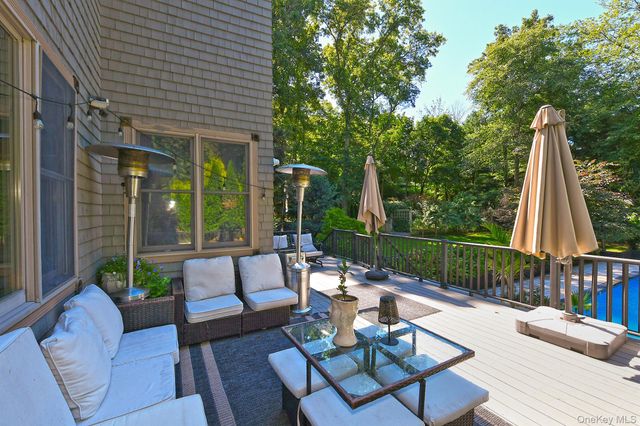 19 Sparrow Lane, Huntington, NY 11743