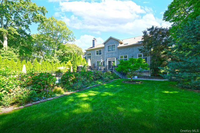 19 Sparrow Lane, Huntington, NY 11743