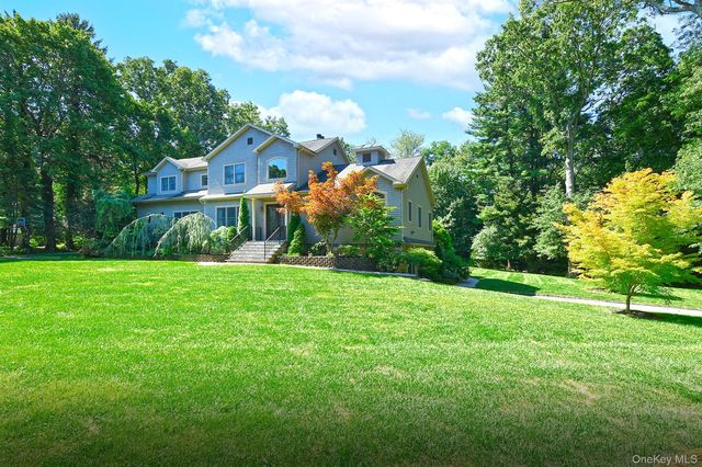 19 Sparrow Lane, Huntington, NY 11743
