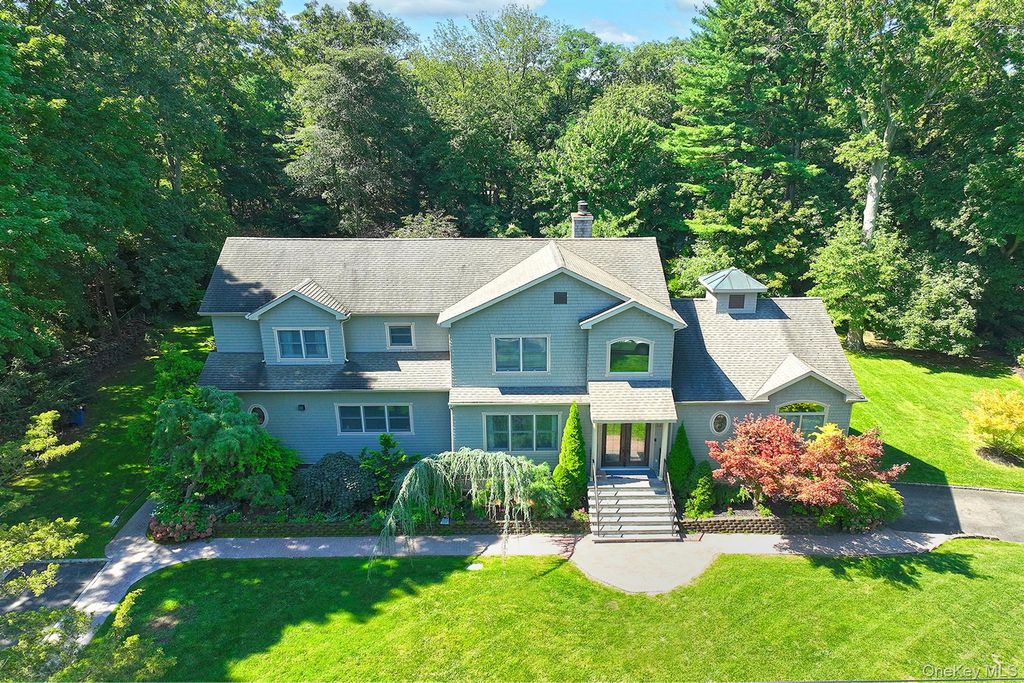 19 Sparrow Lane, Huntington, NY 11743 — exterior