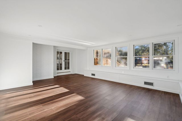 980 Fort Sumter Drive, Charleston, SC 29412