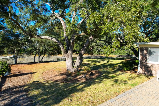 980 Fort Sumter Drive, Charleston, SC 29412