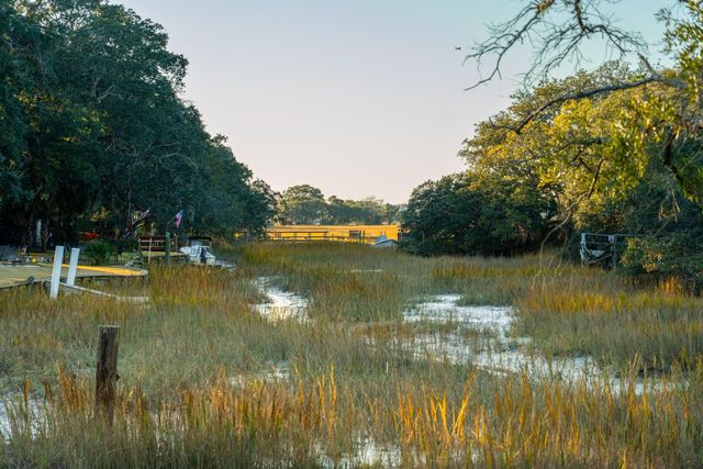 980 Fort Sumter Drive, Charleston, SC 29412