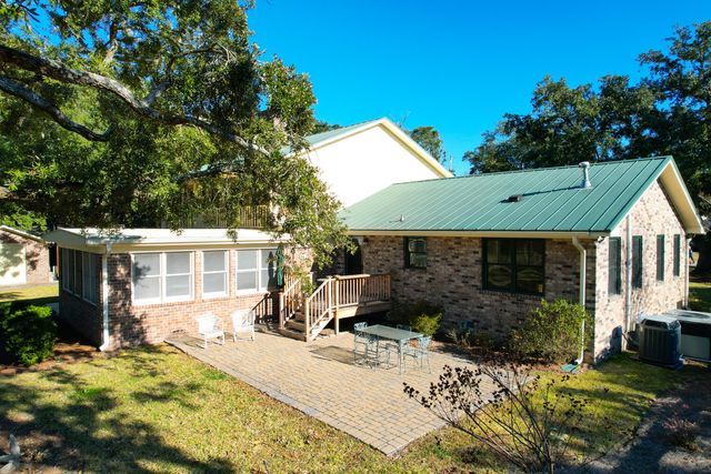 980 Fort Sumter Drive, Charleston, SC 29412