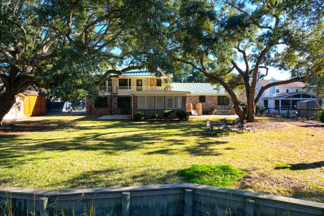980 Fort Sumter Drive, Charleston, SC 29412